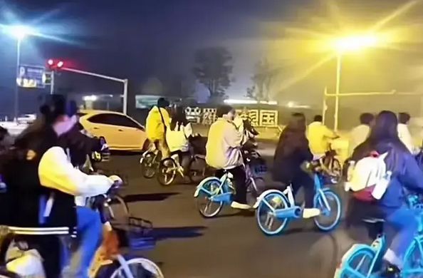 全国大学生免费开放央妈也来亲自宣传m6米乐泼天富贵临到开封！景点对(图2)