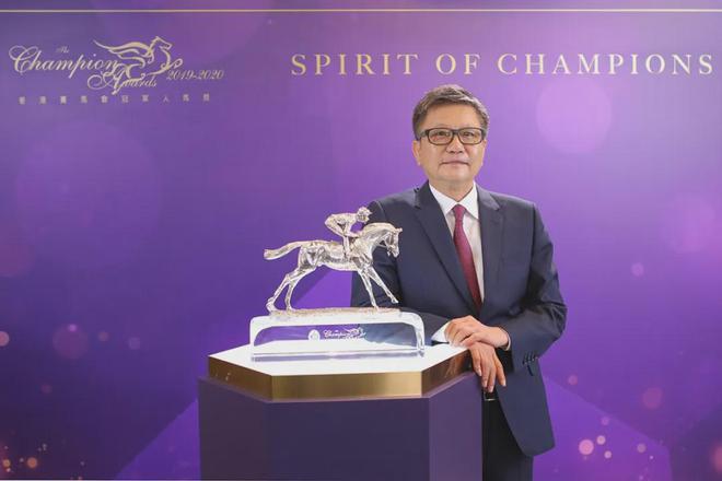 罩夺魁家族曾养香港马王米乐m6王经纬赛驹戴眼